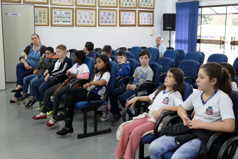 Câmara recebe visita de estudantes e professoras do Colégio Estadual Costa  Viana – Câmara Municipal de São José dos Pinhais